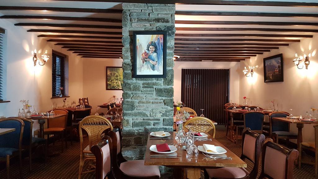 New Gurkha Inn Brecon Dış mekan fotoğraf
