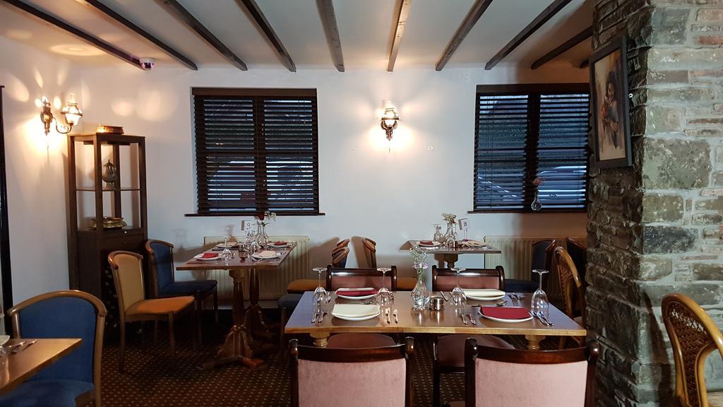 New Gurkha Inn Brecon Dış mekan fotoğraf
