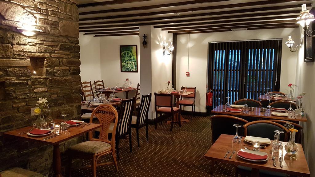 New Gurkha Inn Brecon Dış mekan fotoğraf